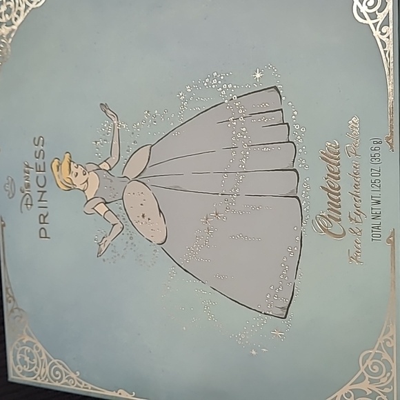 Disney Princess Cinderella Face and Eye Shadow Palette Highlighter Blush 22shade - Picture 7 of 11